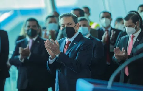 Laurentino Cortizo asegura que muy pronto se podrá disfrutar de los domingos y las idas a la playa