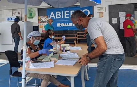Jubilados y pensionados no deben preocuparse, porque hay dinero para pagarles