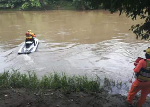 Mujer discapacitada desaparece en las aguas del río Chiriquí Viejo en Divalá