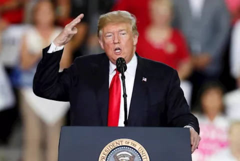 Donald Trump alista su mitin en Florida convencido de que es inmune a la COVID-19
