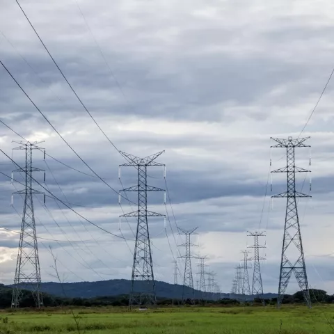 Panameños pagan la energía eléctrica más cara de Latinoamérica