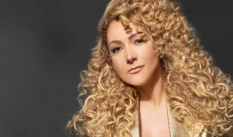 Erika Ender presenta el video de su canción 'Hasta luego'