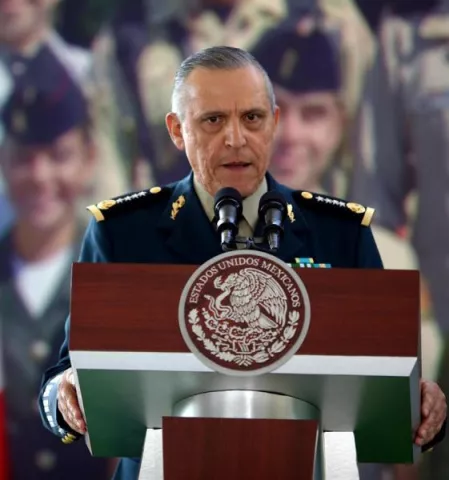Acusan a Salvador Cienfuegos, secretario de Defensa de Enrique Peña Nieto, de narcotráfico y blanqueo de dinero