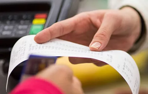 DGI insta a solicitar factura en medio de la apertura al público de restaurantes