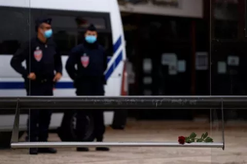 El autor de la decapitación de un profesor francés tenía estatutos de refugiado