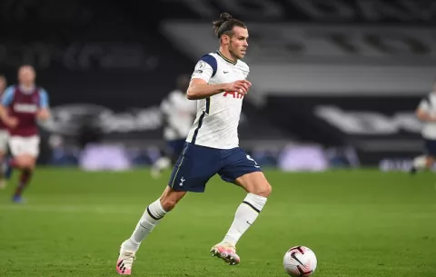 Gareth Bale vuelve a  vestir la camiseta del Tottenham siete años después