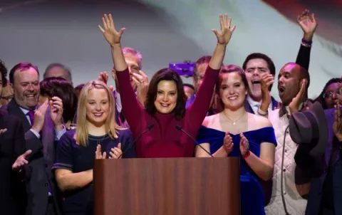 Acusan a grupo ultraderechista de planear el secuestro de la gobernadora demócrata de Michigan Gretchen Whitmer