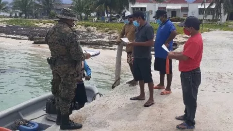 Prohibición de uso de mascarillas enfrenta a autoridades locales de la comarca Guna Yala y al Minsa