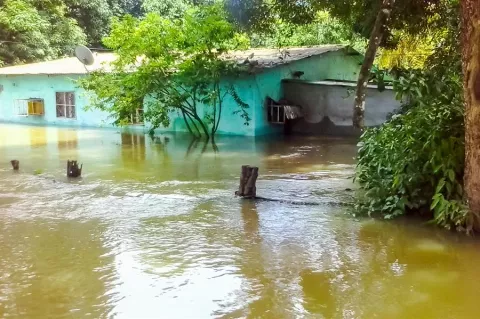 Varios pueblos inundados tras fuertes lluvias en Venezuela