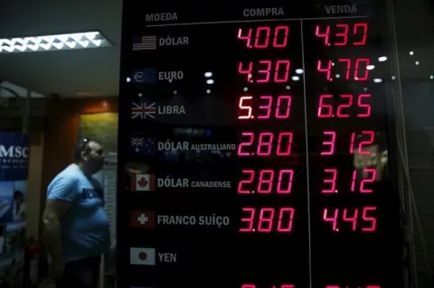 Las inversiones internacionales se desplomaron un 50% en el primer semestre