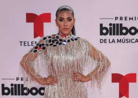 Jacky Guzmán: Vestido le ocasionó cortes en el cuello