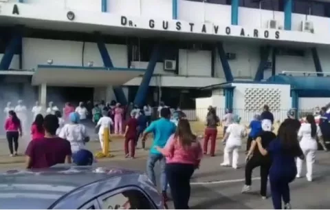Personal de policlínica en David, se olvida por un momento de la COVID-19 y bailan al ritmo de "Jerusalema"