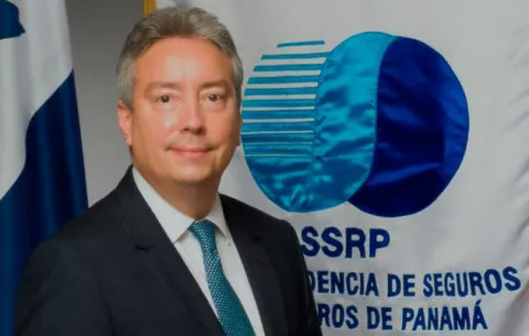 Admiten querella penal contra José Riesen, exsuperintendente de Seguros del Gobierno de Juan Carlos Varela