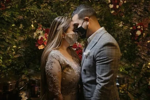 Kathy Phillips sobre su 'auto boda': 'No tengo palabras... solo amor... soy la señora Lee'