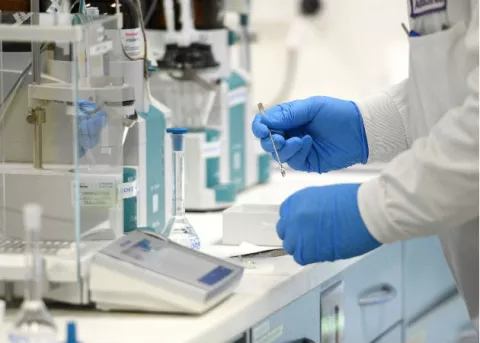La hidroxicloroquina es tan efectiva como un placebo para prevenir la COVID-19