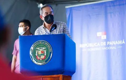 Laurentino Cortizo se hace pasar por un 'gringo de Texas' en visita encubierta a Bocas del Toro