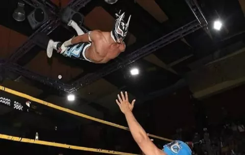 Luchador fallece de un infarto tras recibir un par de golpes en el pecho