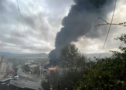 El Karabaj denuncia "desastre humanitario" debido a bombardeos azerbaiyanos