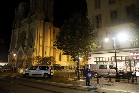 Francia autoriza la movilización de 7,000 agentes para reforzar la seguridad antiterrorista