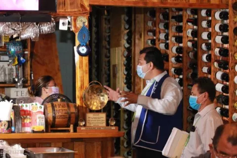 ¿Cumplieron los comercios del Casco Antiguo con las medidas sanitarias contra la COVID-19?