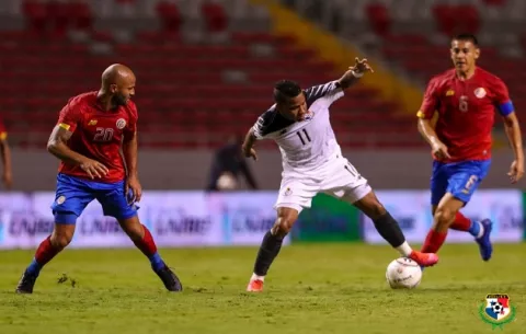 Panamá logra un triunfo de último minuto ante Costa Rica y Christiansen debuta con el pie derecho