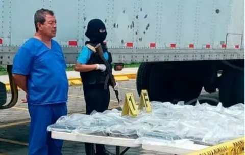 Panameño es detenido en Nicaragua por transportar en un camión 77 kilos de cocaína 