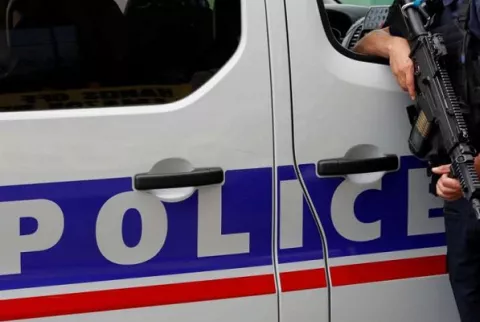 Hieren de bala a un cura ortodoxo en un un templo de la ciudad francesa de Lyon