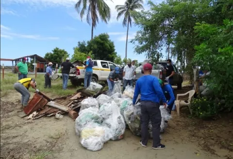 Preocupación por desechos en playas de Los Santos; piden a bañistas ser más responsables