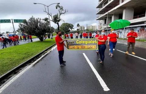Conductores y dueños de buses colegiales aseguran que el Gobierno de Laurentino Cortizo los ha olvidado