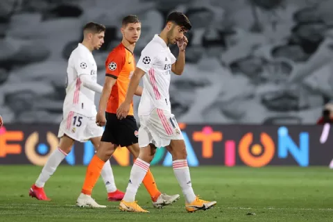 Real Madrid en crisis, pierde en su debut en la Champions y viene el clásico español
