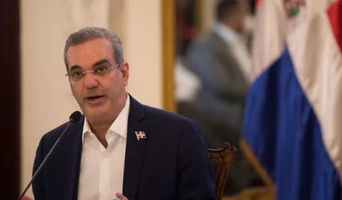 Presidente de República Dominicana dio marcha atrás a nuevos impuestos 