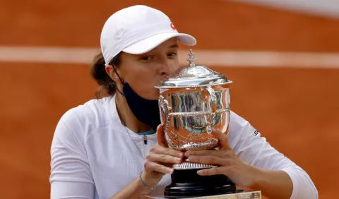 Iga Swiatek arrasa con una ganadora de 'major' y logra su primera victoria  profesional