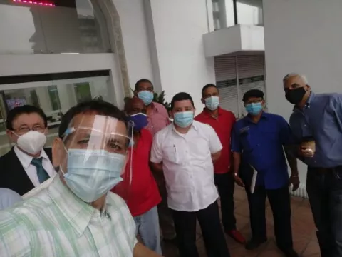 Transportistas presentan denuncia en el MEF contra plataformas tecnológicas de transporte 