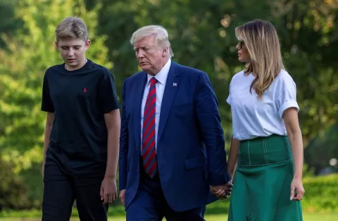 Melania Trump cancela un mitin por una 'tos persistente', tras superar la COVID-19
