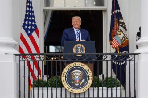 Donald Trump asegura sentirse bien en su primer acto público tras dar positivo a la COVID-19