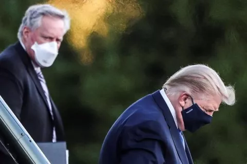 Donald Trump no tiene fiebre, no necesita oxígeno y está trabajando, según sus médicos