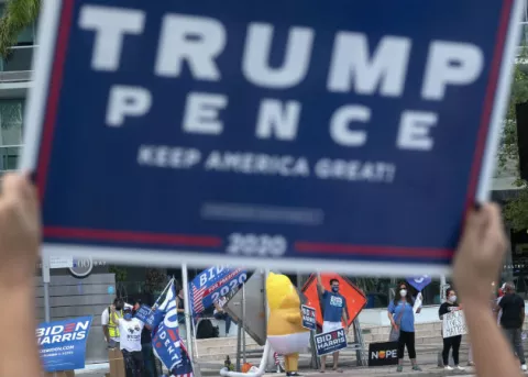 Campaña Trump-Pence se vuelca en Miami por hispanos y contra el socialismo