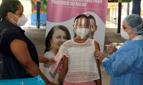 Minsa inicia campaña de vacunación contra el virus del papiloma humano y la tosferina