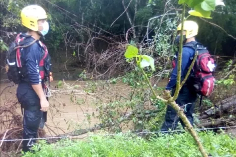 Rescatistas continúan con la búsqueda de un desaparecido en el río Estivaná