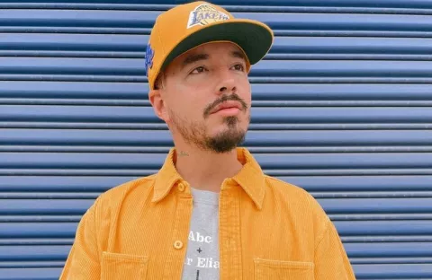 J Balvin recibe Guinness Record por sus 13 nominaciones en los Latin Grammy