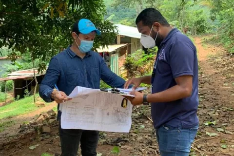 BHN censa a familias de Las Veraneras en Burunga para iniciar trámites de titulación masiva