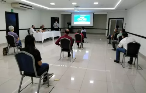 Cooperativa Dos Pinos pide aumentar la producción de leche en Chiriquí