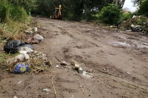 Aumentarán las multas y aplicarán trabajo comunitario a quienes tiren basura vía a las playas de Chame