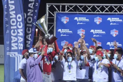 Chiriquí levanta su título 15 del béisbol mayor