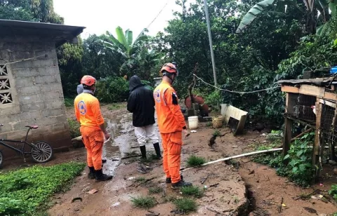Fuertes lluvias causan inundaciones y deslizamientos de tierra en Veraguas y Coclé