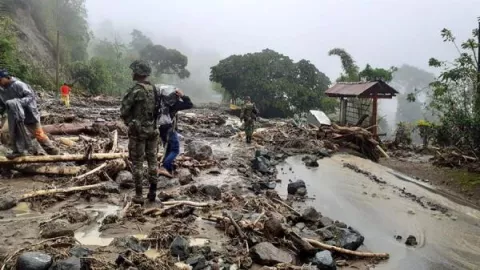 Al menos tres muertos y 12 desaparecidos por avalanchas en Antioquia y declaran estado de calamidad en Cartagena de Indias