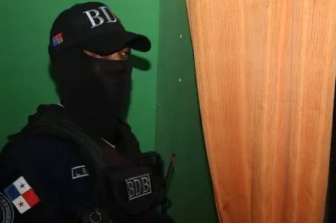 Le disparan a un joven de 15 años y decomisan armas de guerra en Colón