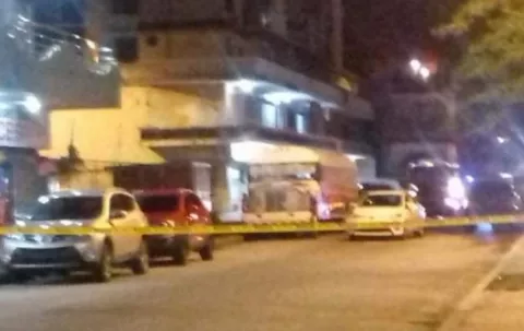 Joven resulta herida durante robo en un minisuper en la ciudad de Colón