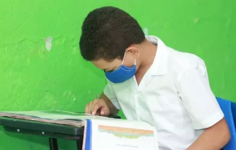 Meduca pone a prueba en Los Santos su modelo híbrido: clases presenciales y a distancia