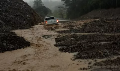 Reportan deslizamiento de tierra en Los Planes de Gualaca